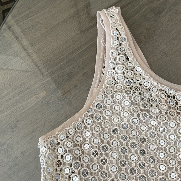 White House Black Market top size small khaki top - Picture 3 of 14